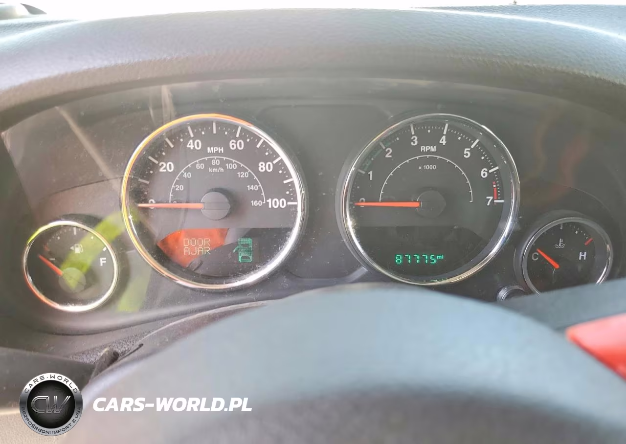 2016 Jeep Wrangler Unlimited Sahara VIN:1C4BJWEG0GL103765 - 9