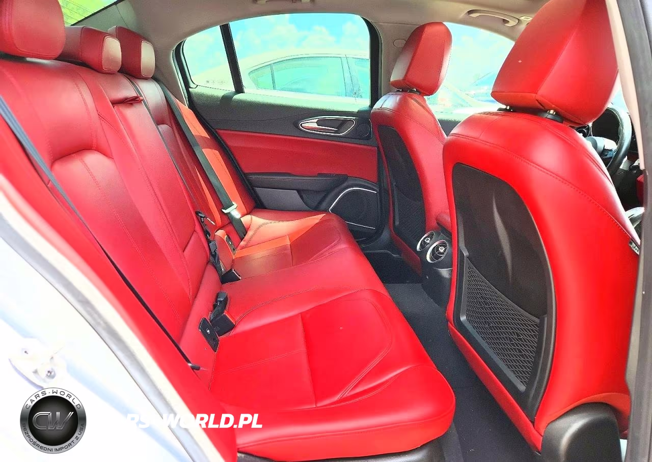 2021 Alfa Romeo Giulia Sport VIN:ZARFAMAN7M7639634 - 10