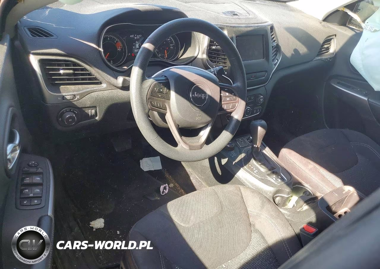 2019 Jeep Cherokee Latitude VIN:1C4PJMCB0KD139671 - 8