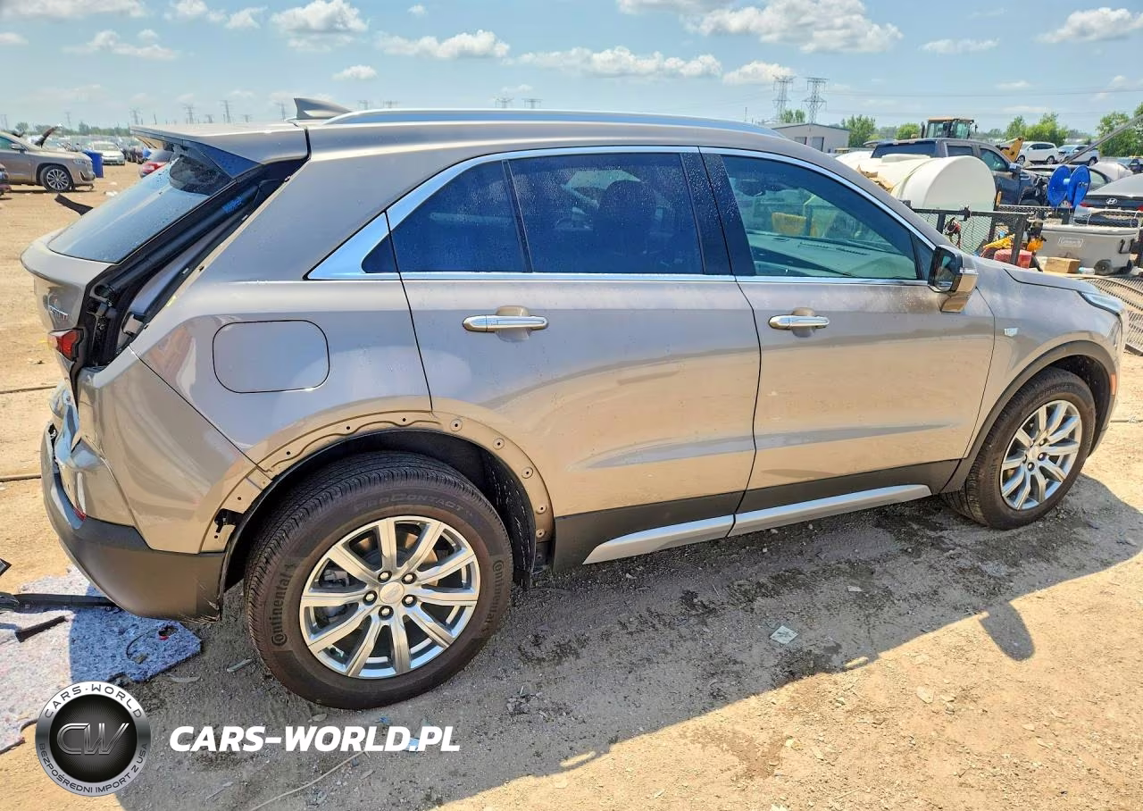 2023 Cadillac Xt4 Premium Luxury VIN:1GYFZDR4XPF143567 - 3
