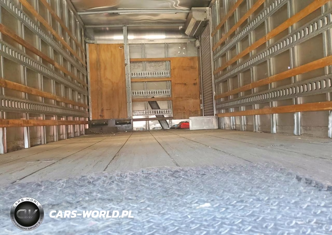 2017 Hino 195 Box Truck VIN:JHHSDM2H8HK005855 - 11