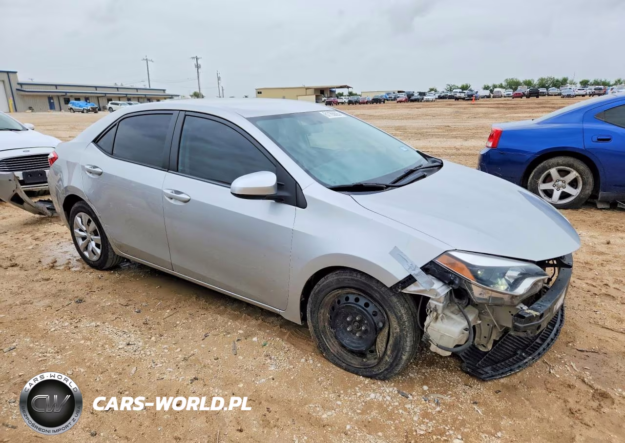 2015 Toyota Corolla Le VIN:5YFBURHEXFP297505 - 4