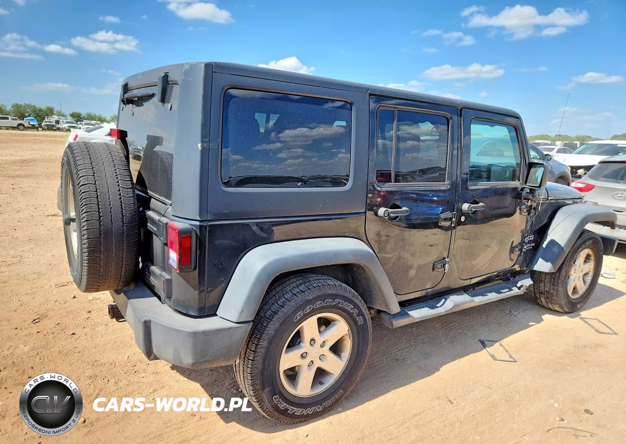 2016 Jeep Wrangler Unlimited Sport VIN:1C4HJWDG9GL326429 - 3