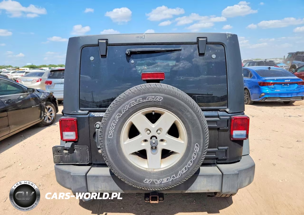 2016 Jeep Wrangler Unlimited Sport VIN:1C4HJWDG9GL326429 - 6