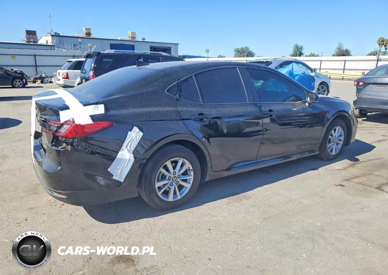2025 Toyota Camry Le VIN:4T1DAACK2SU621667 - 3