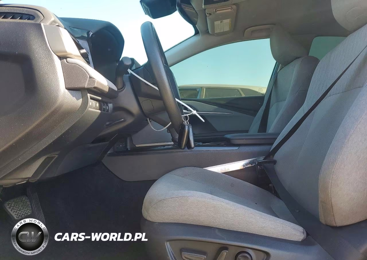 2025 Toyota Camry Le VIN:4T1DAACK2SU621667 - 7