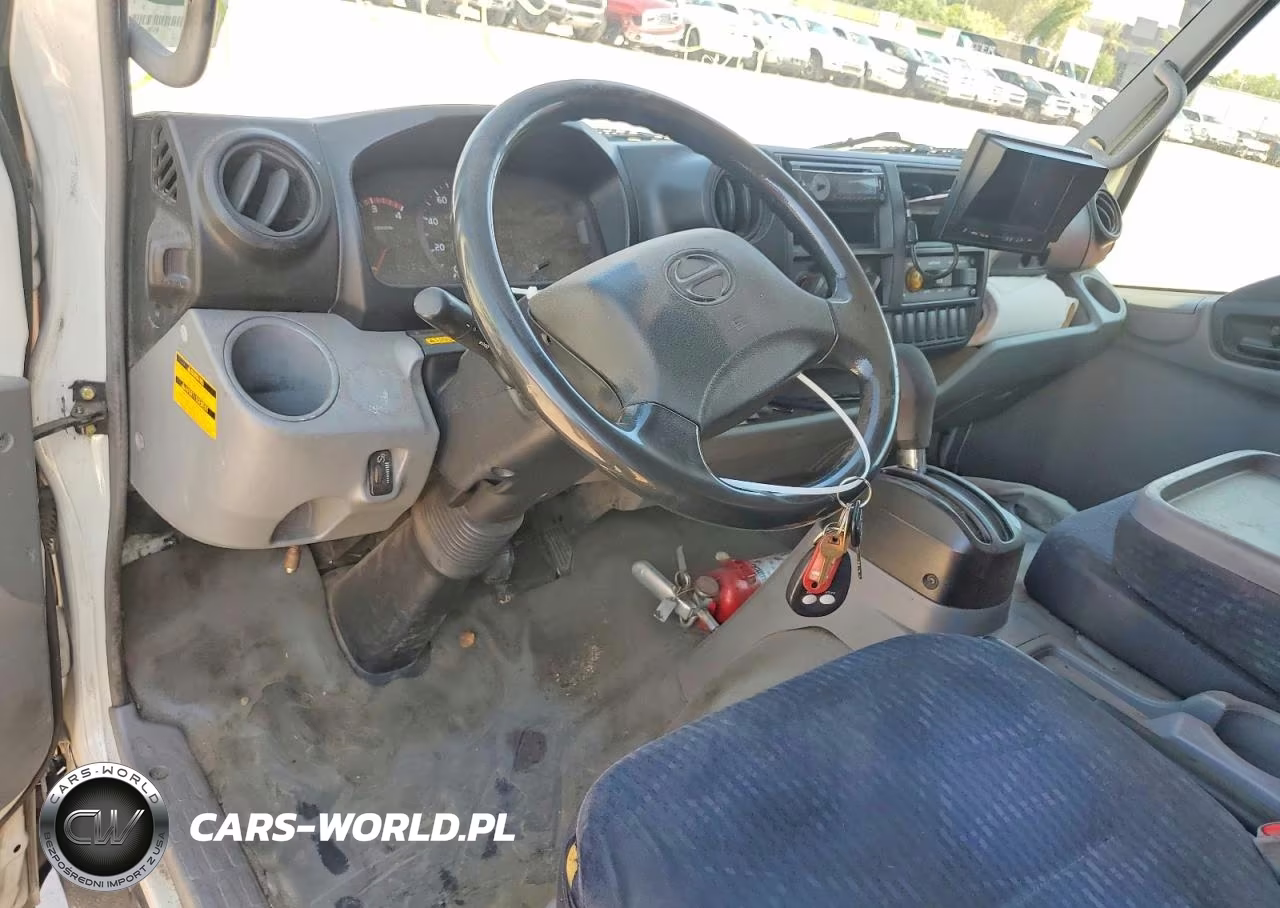 2017 Hino 195 VIN:JHHSDM2H8HK005838 - 8