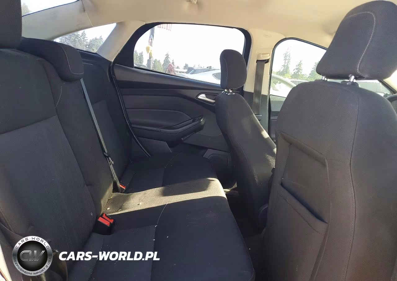 2018 Ford Focus Se VIN:1FADP3F23JL204014 - 10