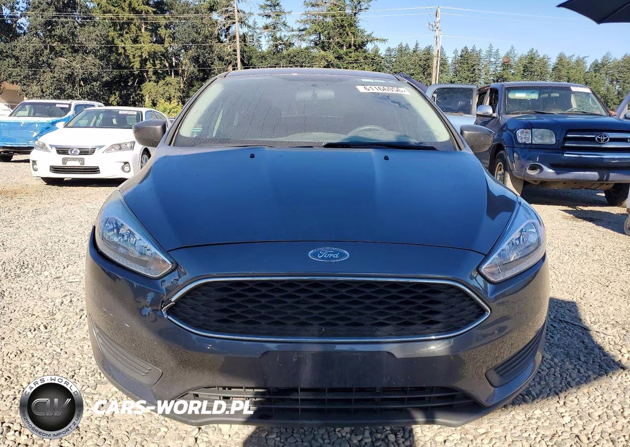 2018 Ford Focus Se VIN:1FADP3F23JL204014 - 5