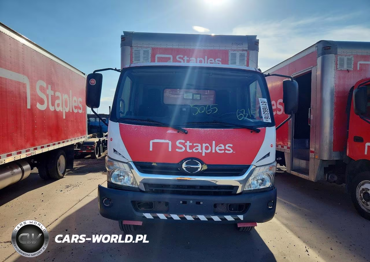2018 Hino 195 Box Truck VIN:JHHSDM2H6JK006315 - 13
