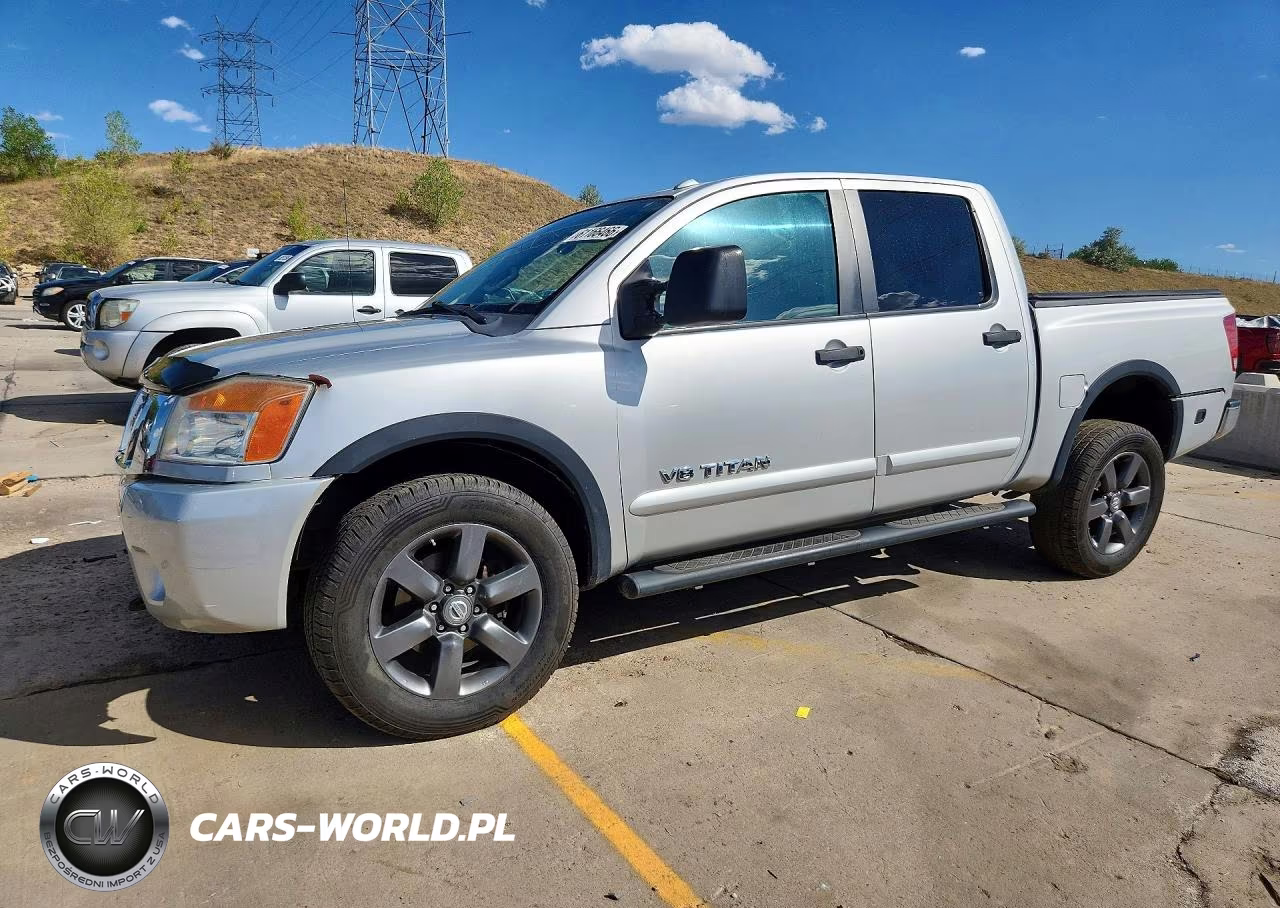 2015 Nissan Titan Sv