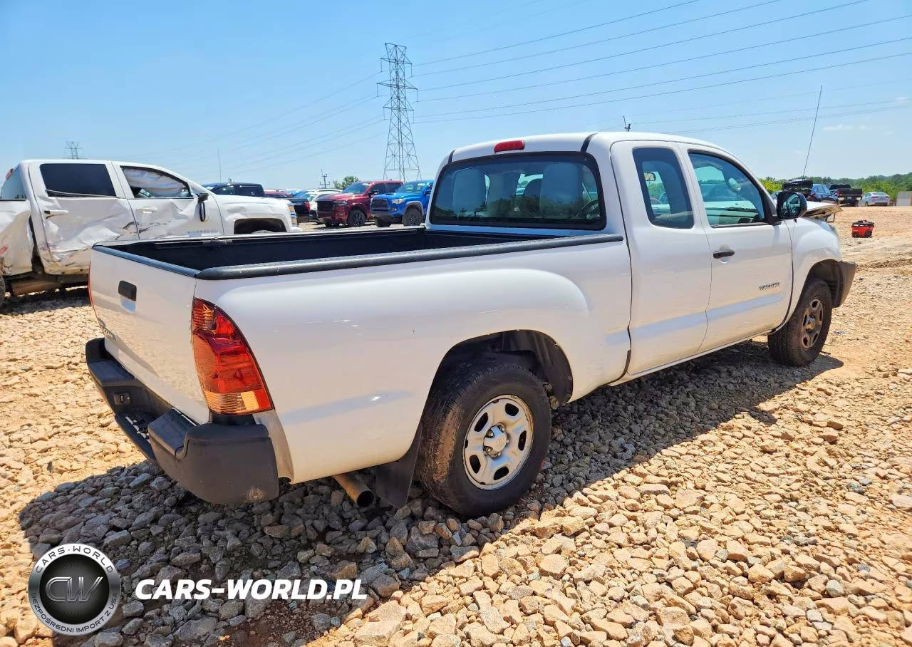 2015 Toyota Tacoma Access Cab VIN:5TFTX4CN4FX050519 - 3