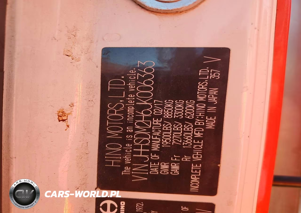 2018 Hino 195 Box Truck VIN:JHHSDM2H6JK006363 - 11