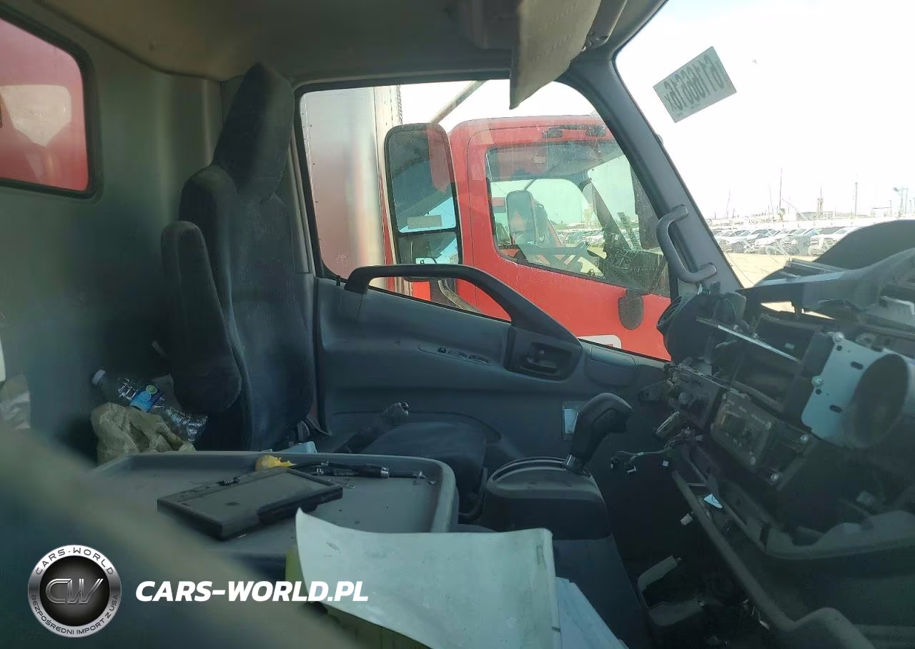 2018 Hino 195 Box Truck VIN:JHHSDM2H6JK006363 - 12