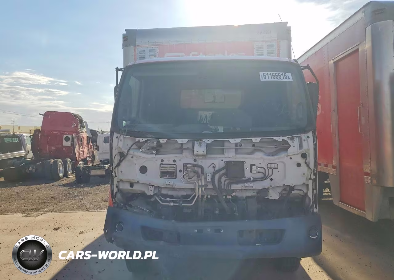2018 Hino 195 Box Truck VIN:JHHSDM2H6JK006363 - 5