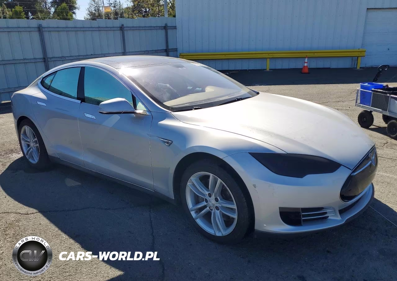 2014 Tesla Model S VIN:5YJSA1H11EFP48614 - 4
