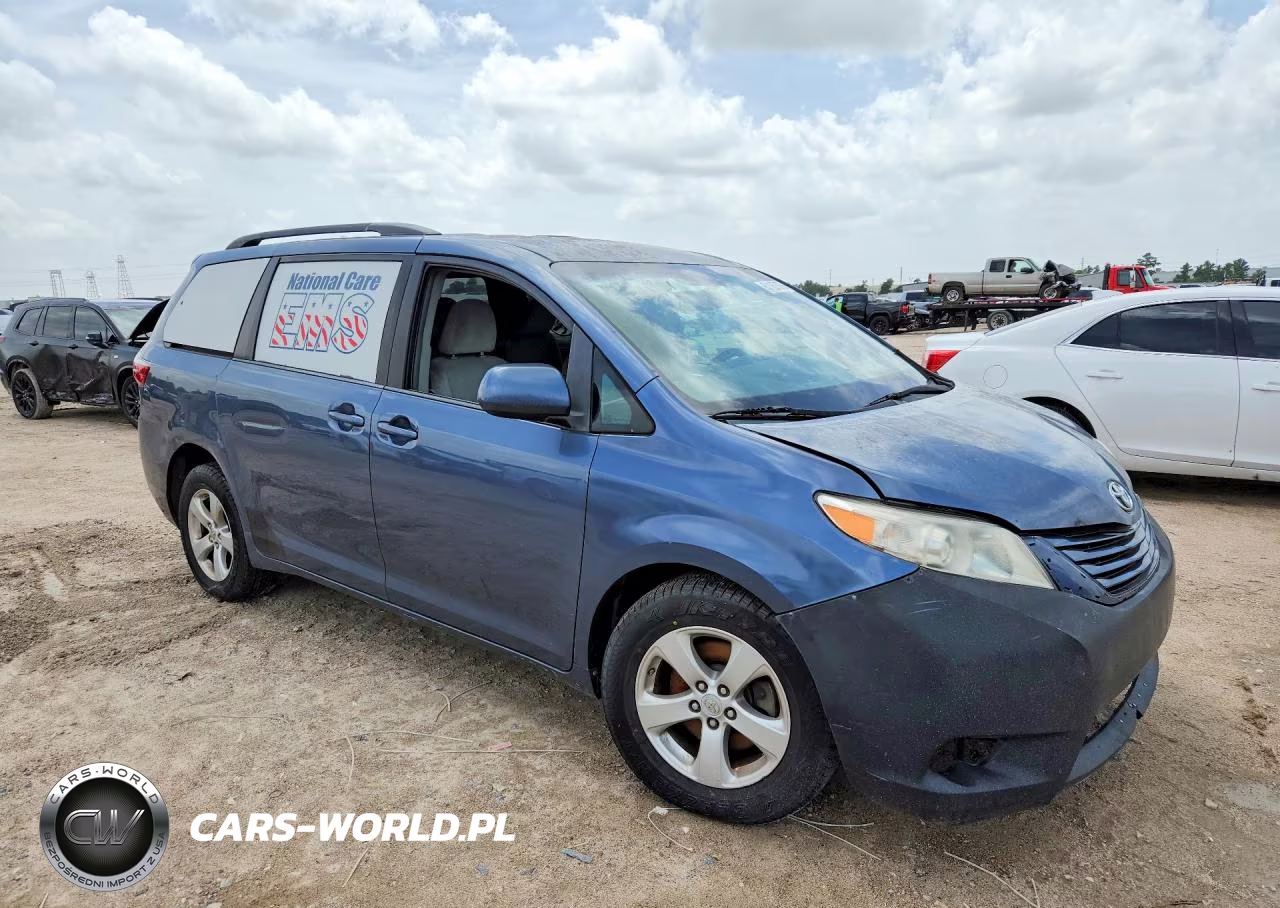 2015 Toyota Sienna Le VIN:5TDKK3DC1FS604669 - 4