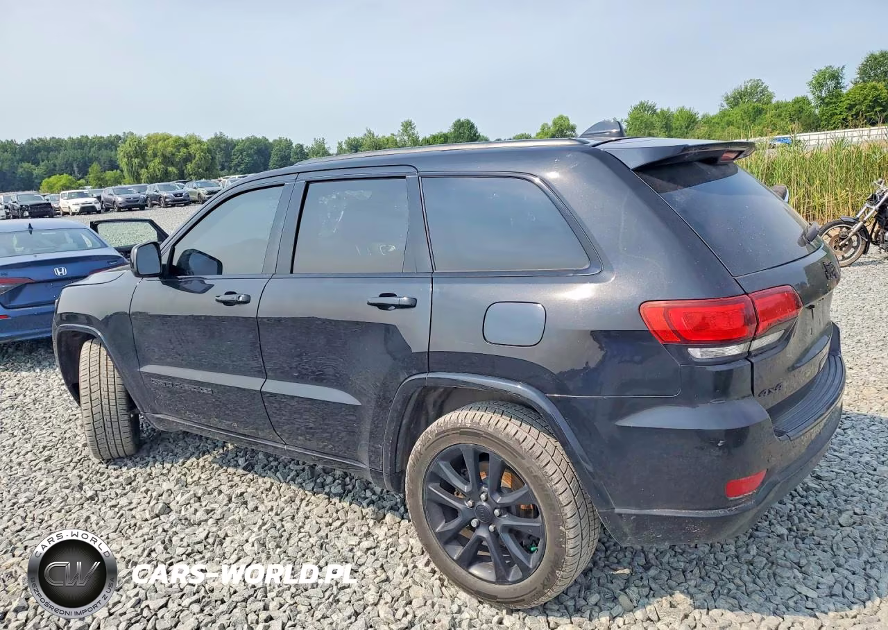 2018 Jeep Grand Cherokee Laredo VIN:1C4RJFAGXJC294459 - 2