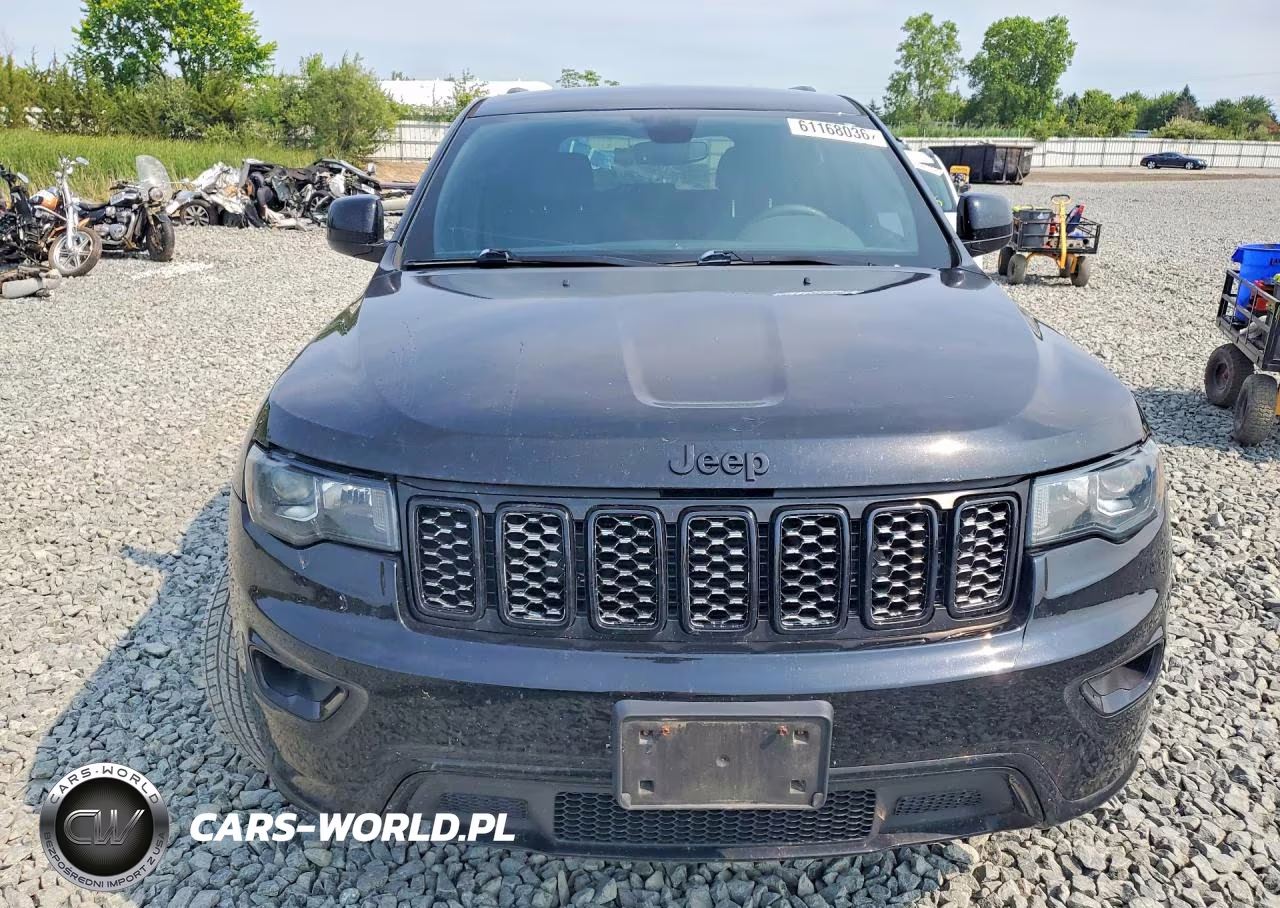 2018 Jeep Grand Cherokee Laredo VIN:1C4RJFAGXJC294459 - 5