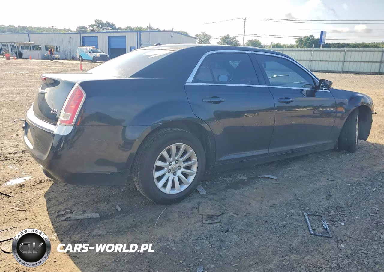 2013 Chrysler 300 VIN:2C3CCAAG5DH504765 - 3