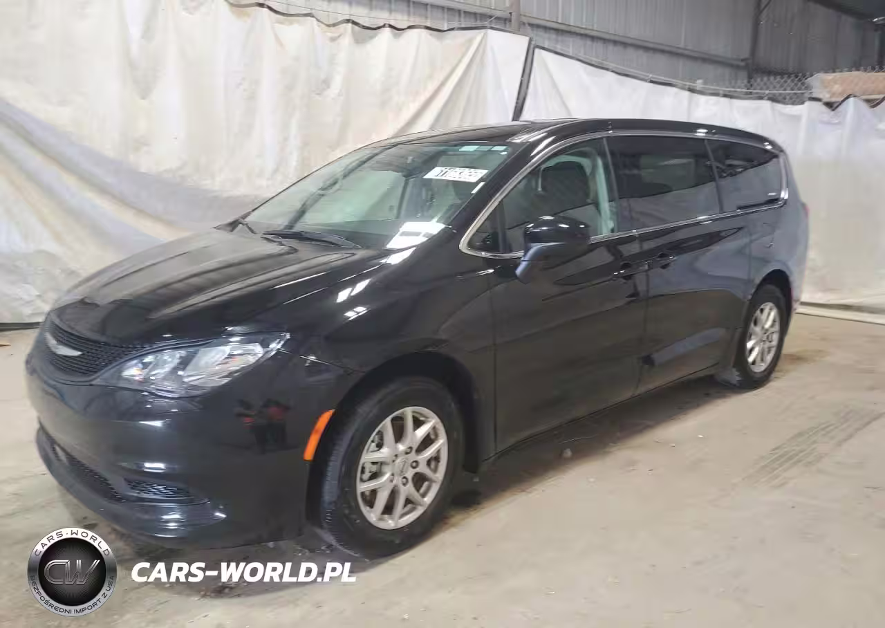 2024 Chrysler Voyager Lx