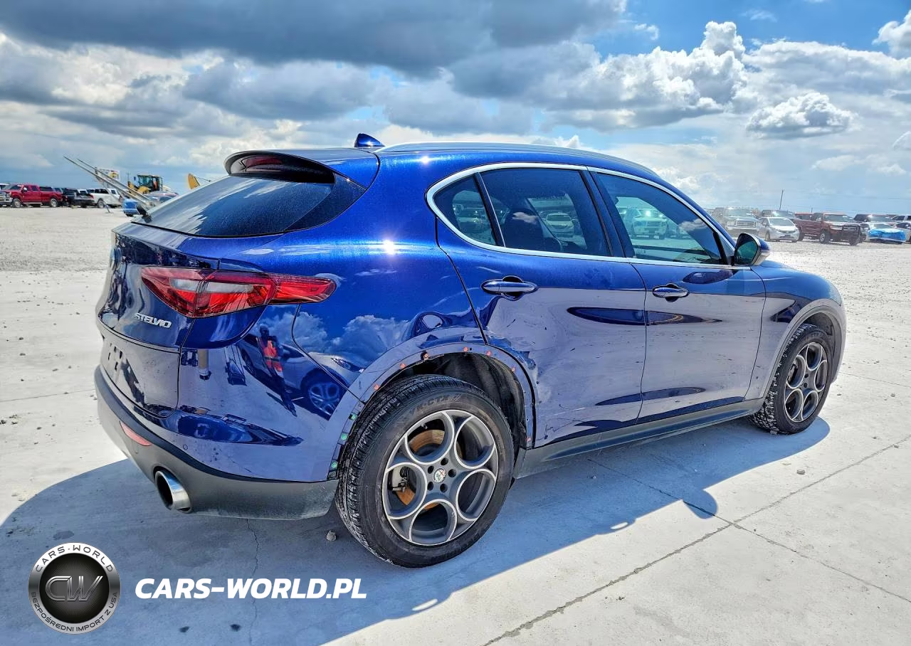2018 Alfa Romeo Stelvio Ti VIN:ZASFAKBN8J7B64351 - 3