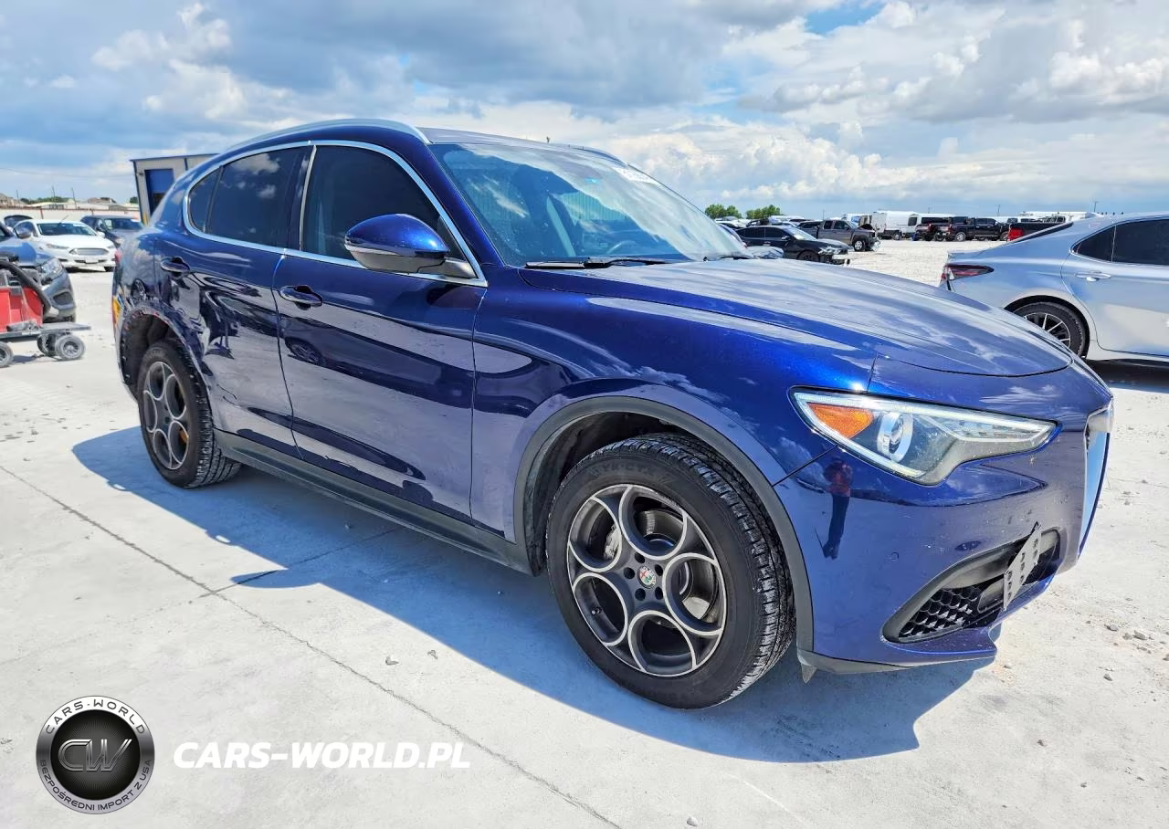 2018 Alfa Romeo Stelvio Ti VIN:ZASFAKBN8J7B64351 - 4