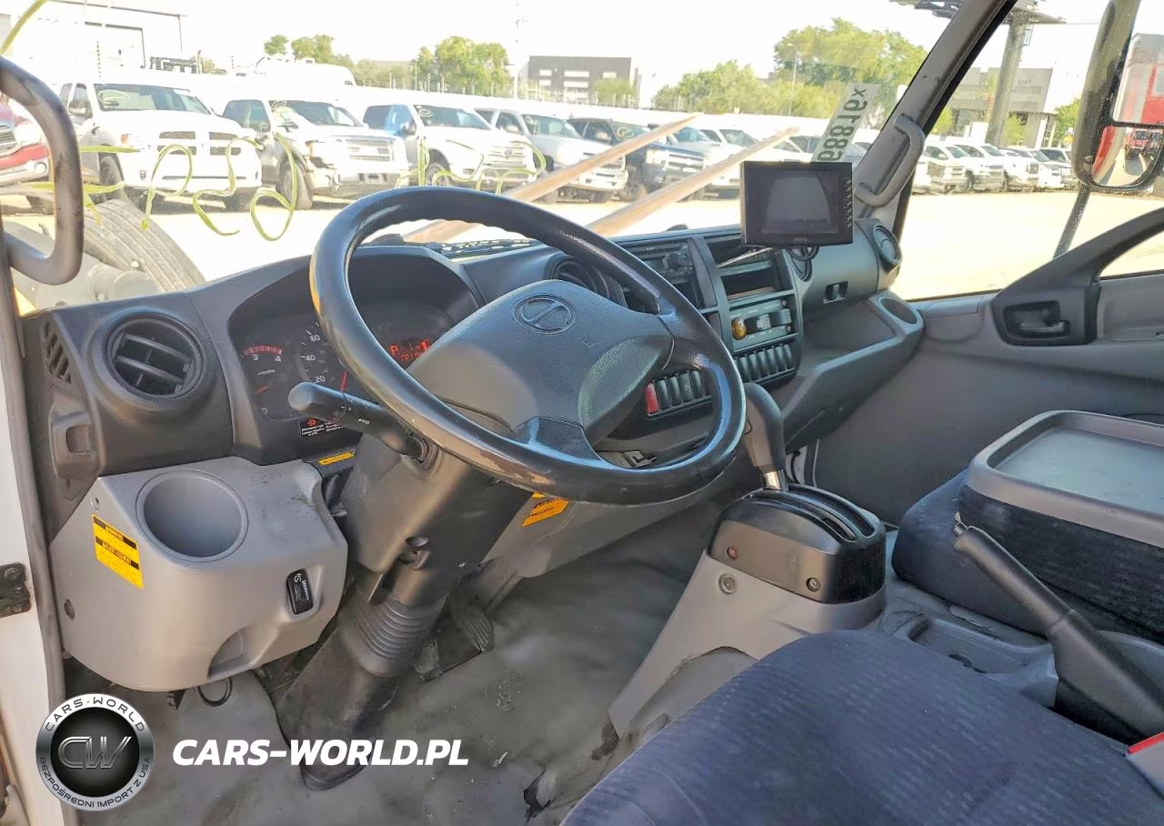 2018 Hino 195 VIN:JHHSDM2H1JK006397 - 8