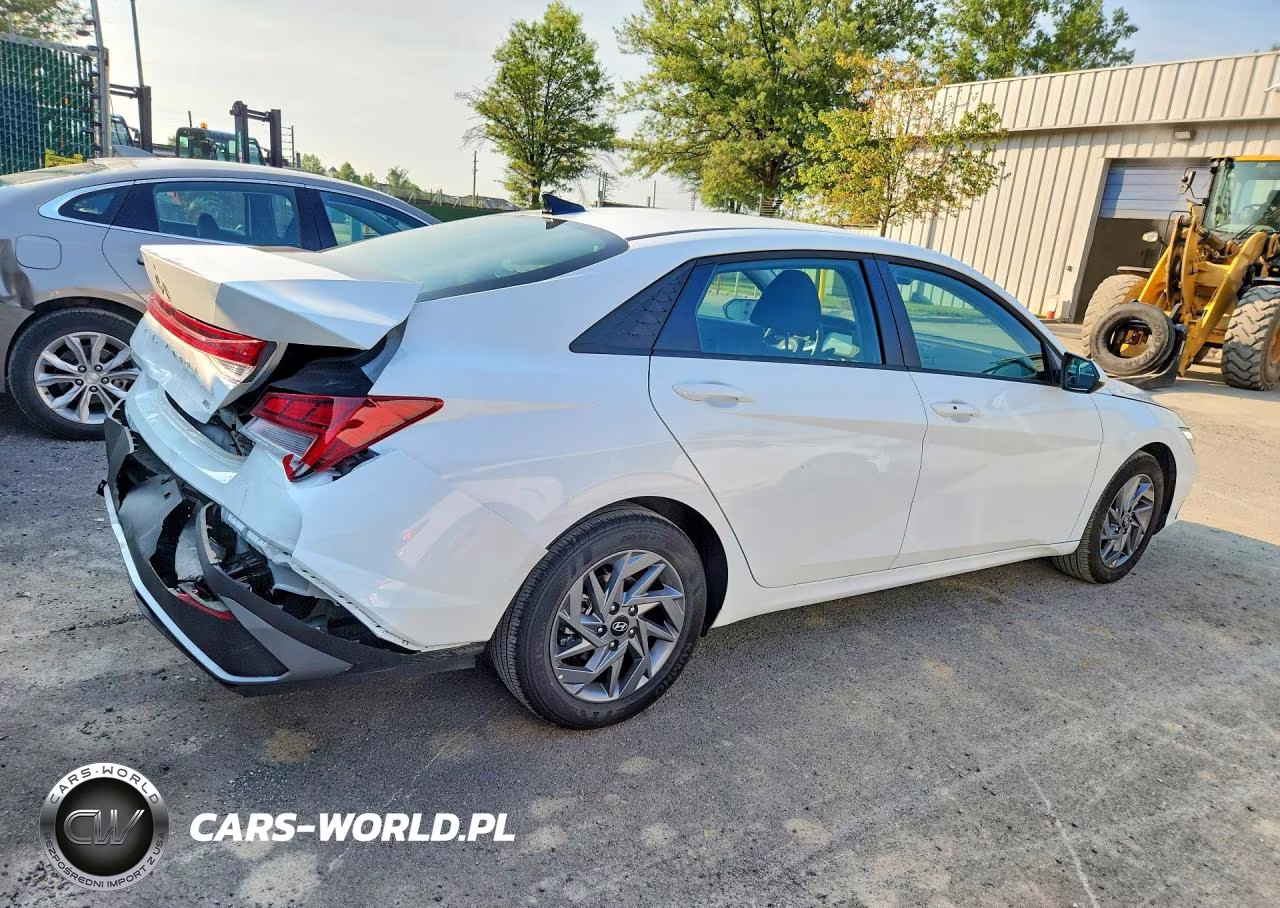 2026 Hyundai Elantra Hybrid Blue VIN:KMHLM4DJ4TU199915 - 3