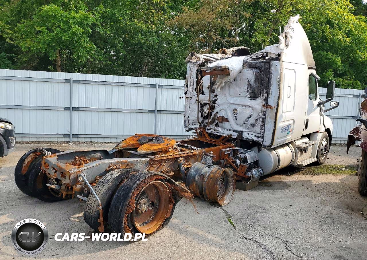 2019 Freightliner Cascadia 126 Semi Truck VIN:3AKJHHDR0KSKR1327 - 3