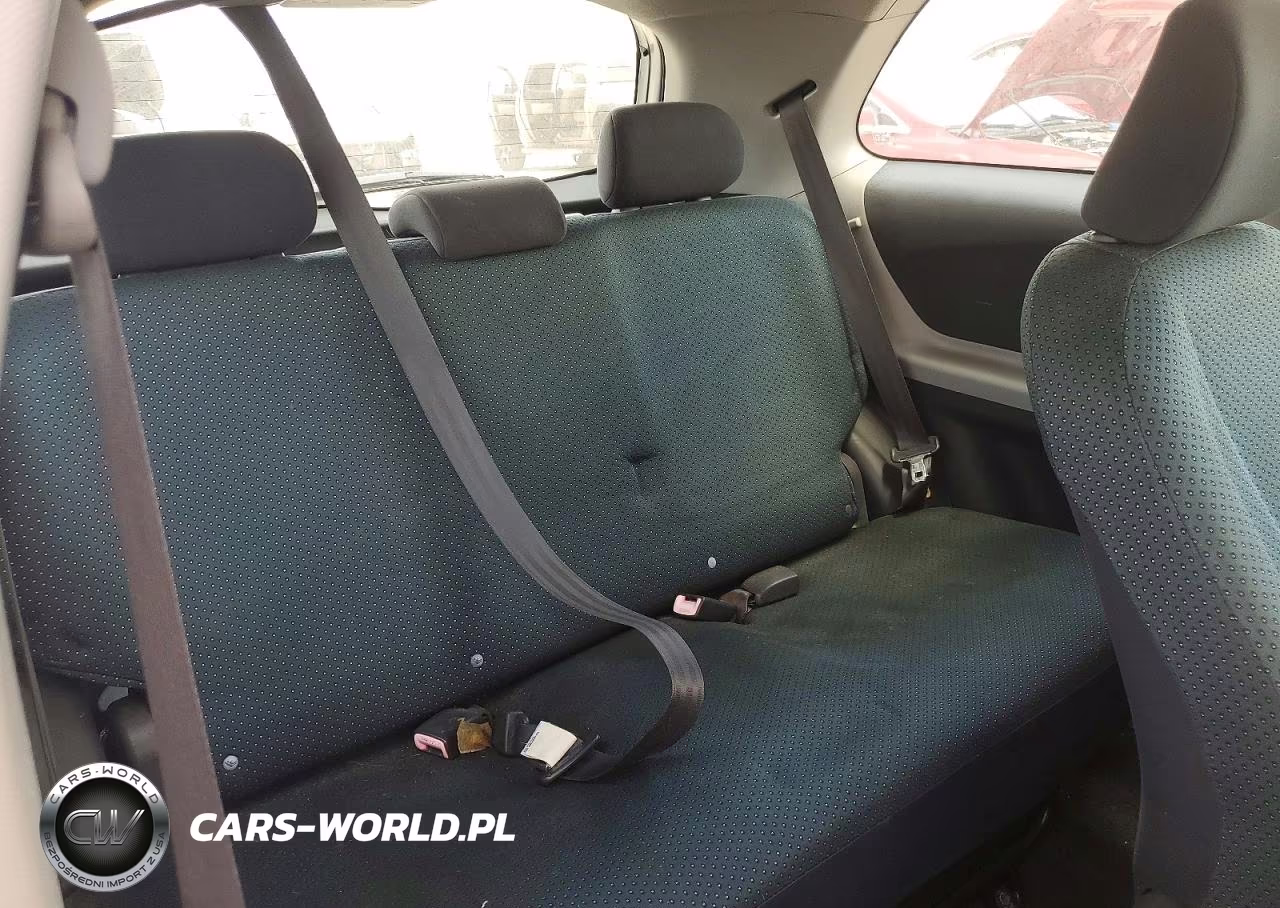 2008 Toyota Yaris Base VIN:JTDJT923385208718 - 10