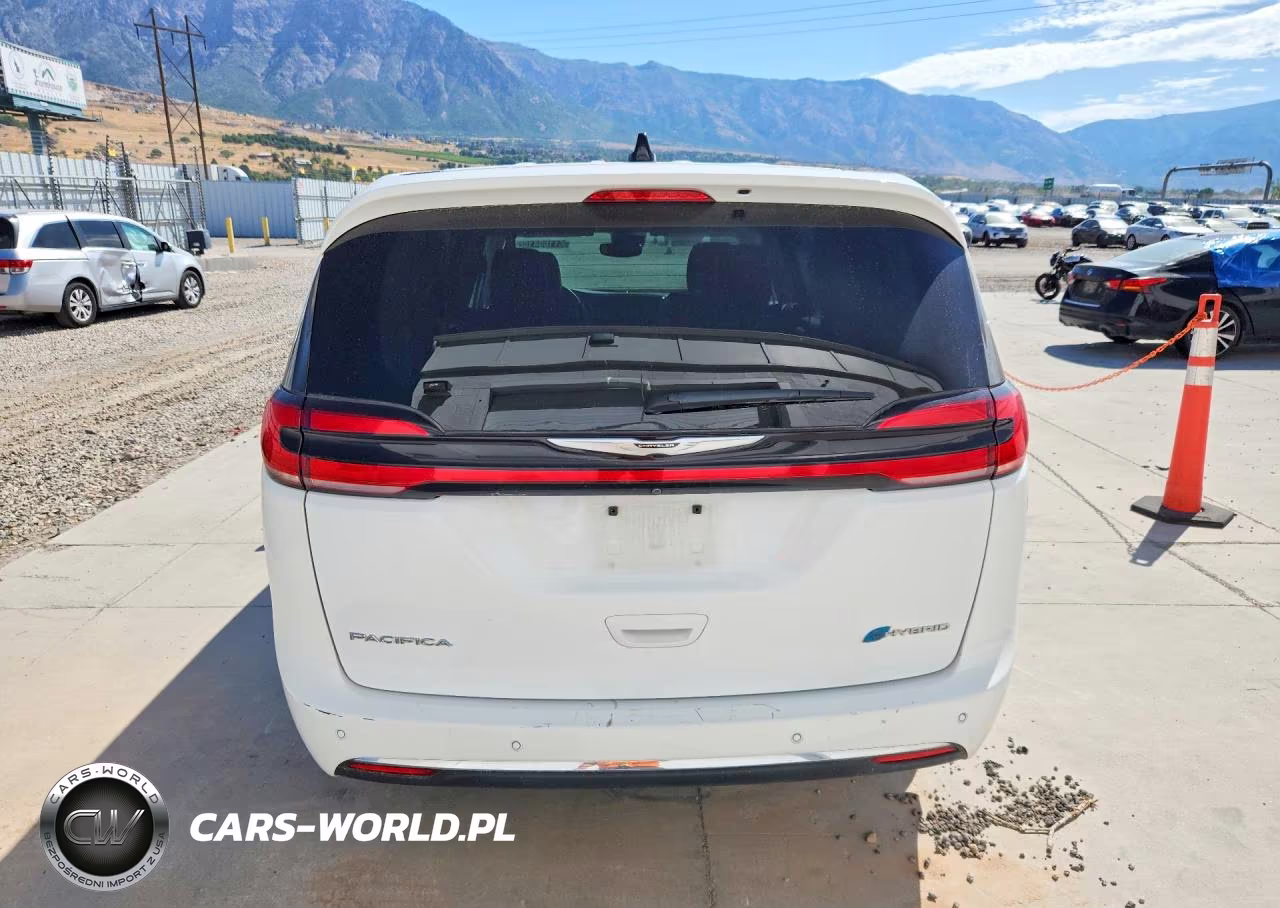 2023 Chrysler Pacifica Hybrid Touring L VIN:2C4RC1L79PR611724 - 6
