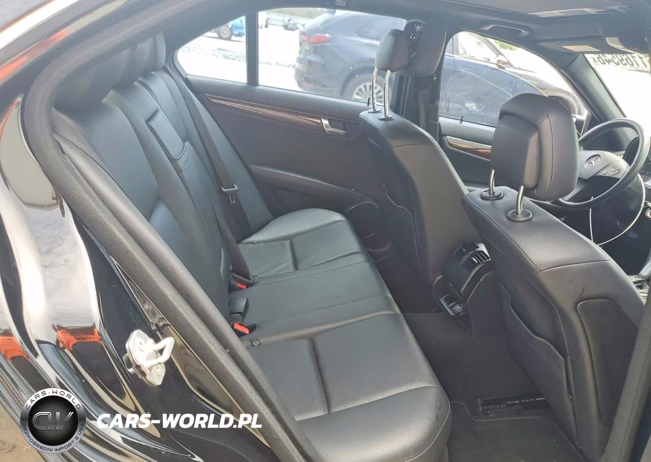 2010 Mercedes-Benz C 300 VIN:WDDGF5EB2AR103122 - 10