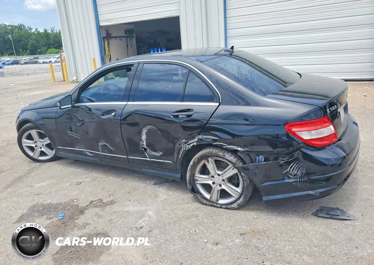 2010 Mercedes-Benz C 300 VIN:WDDGF5EB2AR103122 - 2