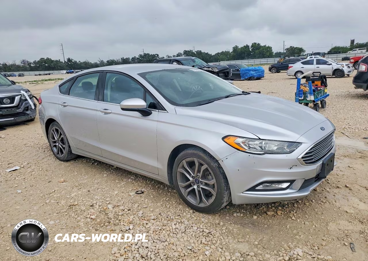 2017 Ford Fusion Se VIN:3FA6P0T92HR145817 - 4