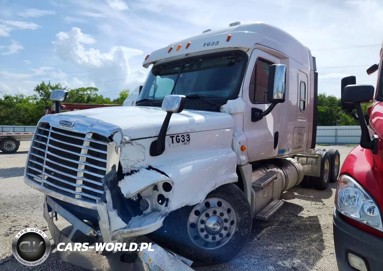 2014 Freightliner Cascadia Semi Truck