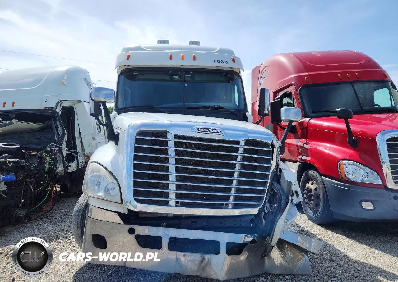 2014 Freightliner Cascadia Semi Truck VIN:3AKJGLDV2ESFK6613 - 5
