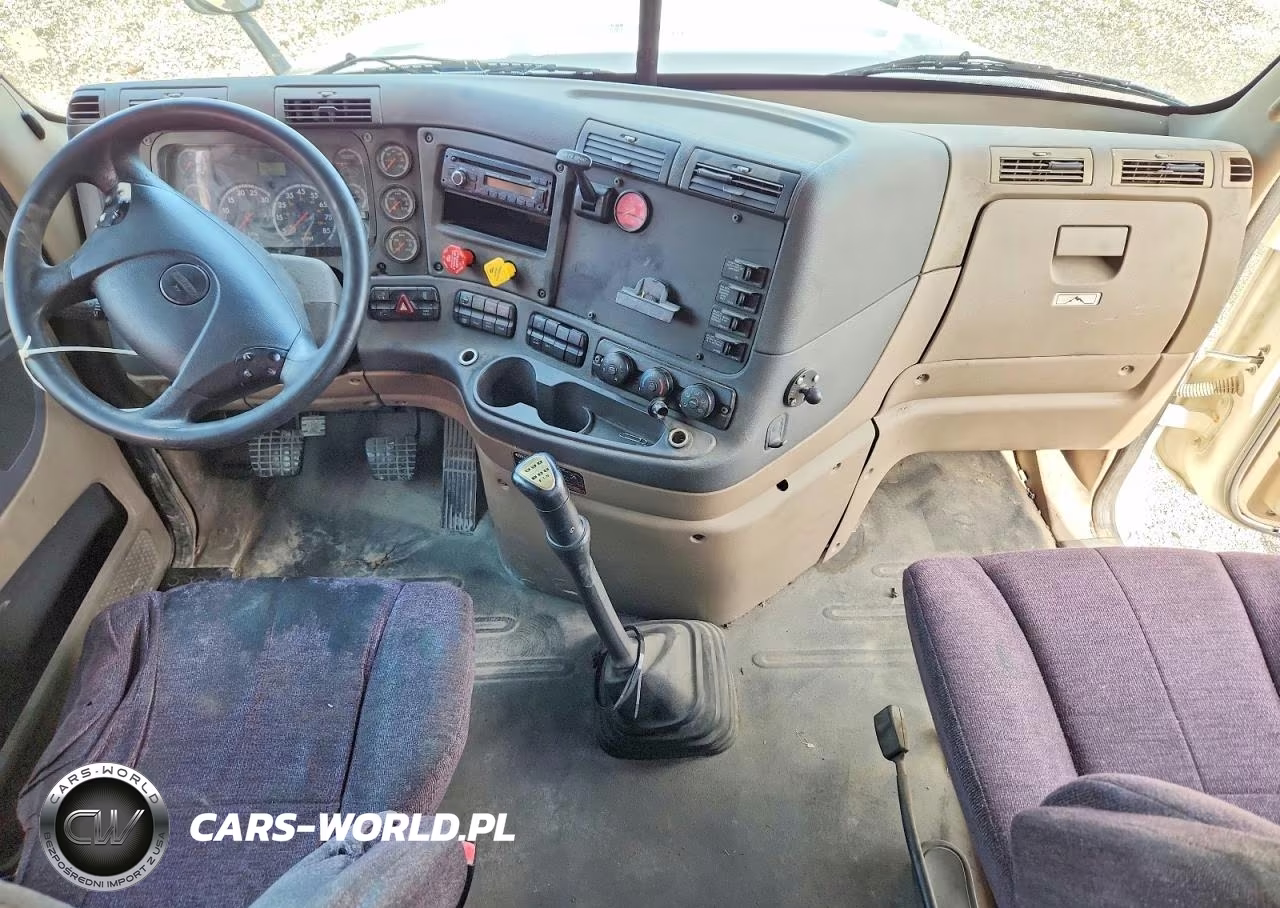 2014 Freightliner Cascadia Semi Truck VIN:3AKJGLDV2ESFK6613 - 8