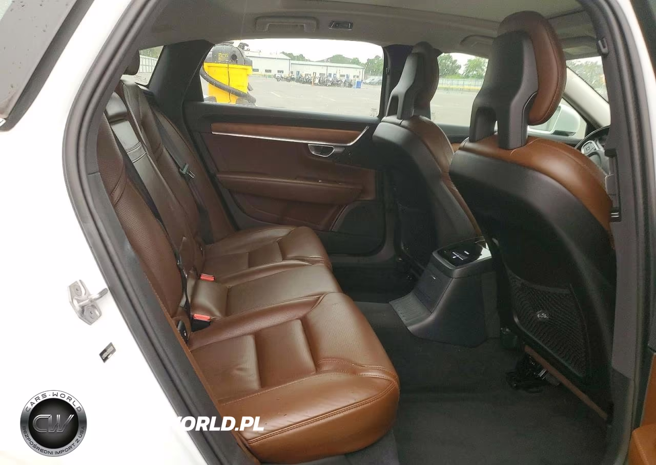 2018 Volvo S90 T8 Inscription VIN:LVYBC0AL9JP033296 - 10
