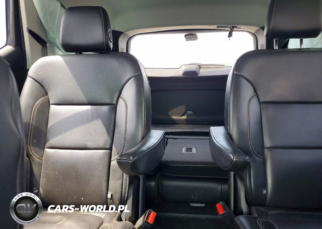 2018 Chevrolet Traverse Premier VIN:1GNEVJKW2JJ170054 - 10