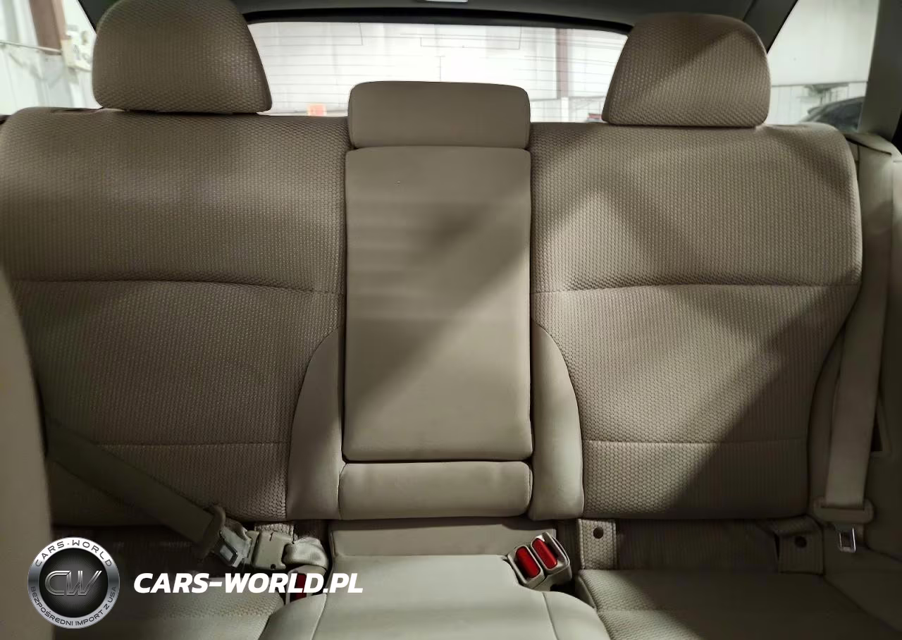 2018 Subaru Outback 2.5I Premium VIN:4S4BSACC1J3200752 - 10