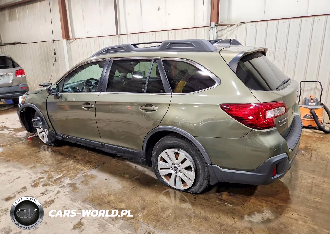 2018 Subaru Outback 2.5I Premium VIN:4S4BSACC1J3200752 - 2