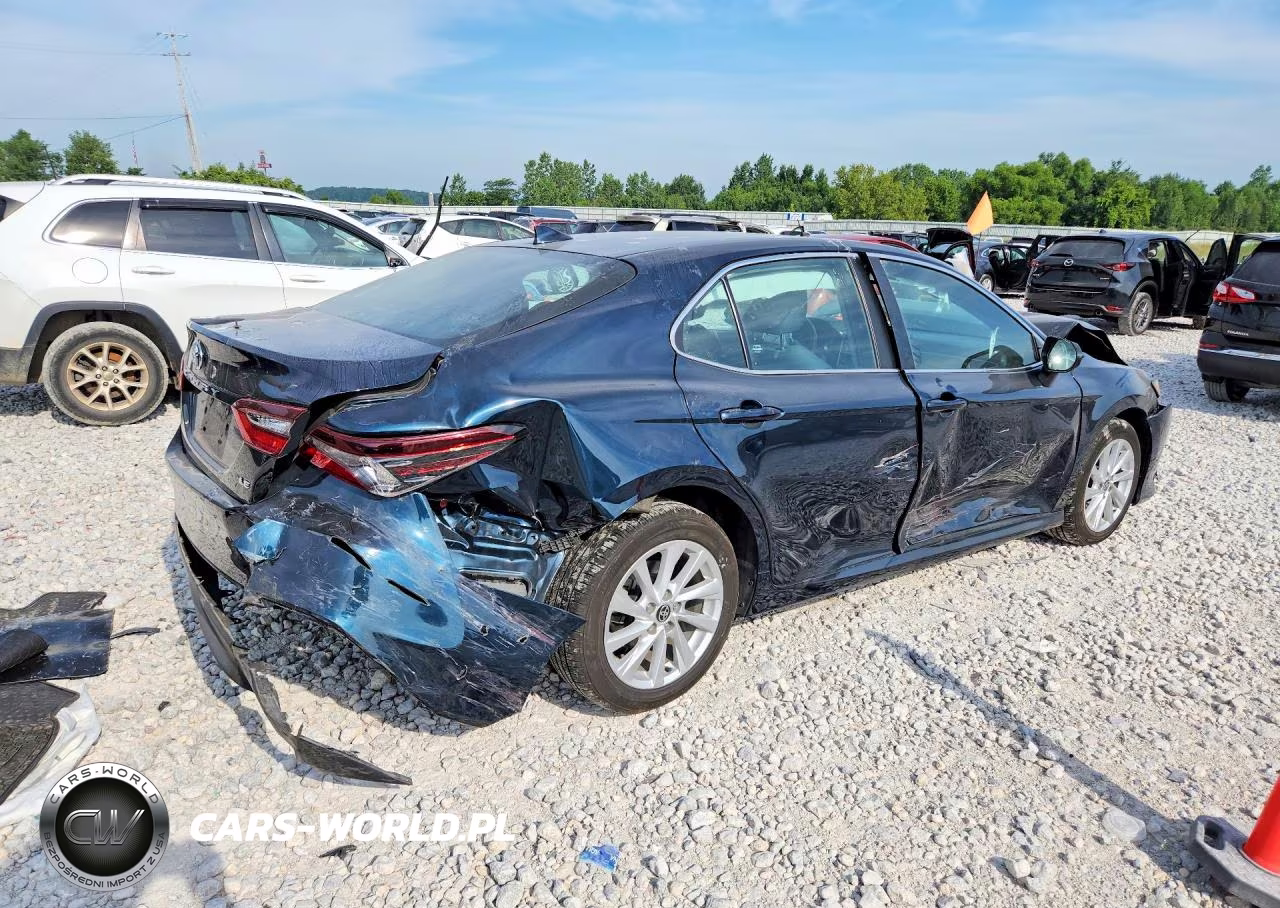 2021 Toyota Camry Le VIN:4T1C11AK2MU596867 - 3