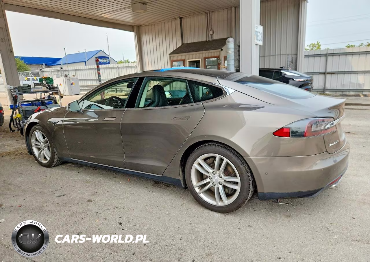 2015 Tesla Model S 70D VIN:5YJSA1S29FF096022 - 2