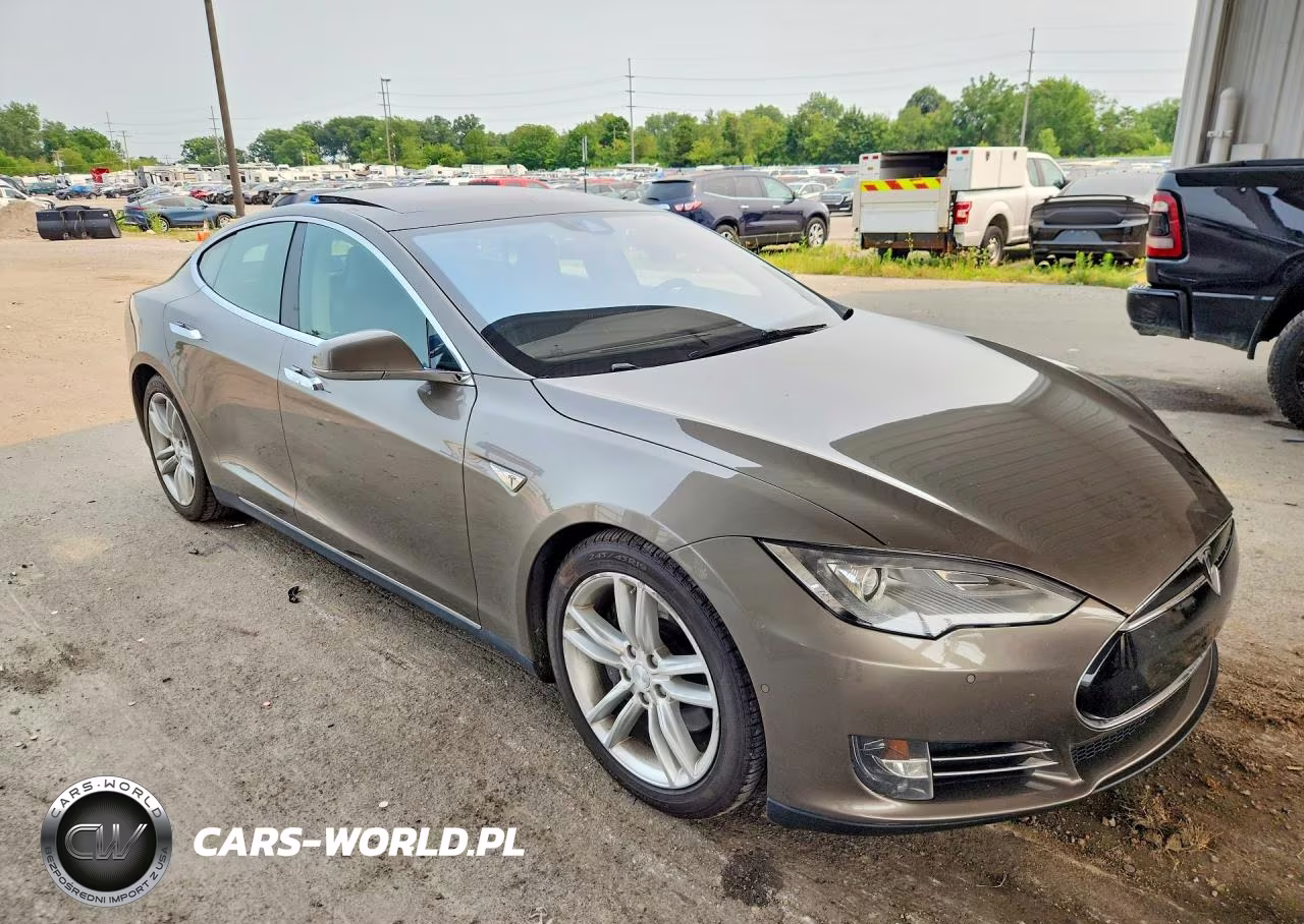 2015 Tesla Model S 70D VIN:5YJSA1S29FF096022 - 4
