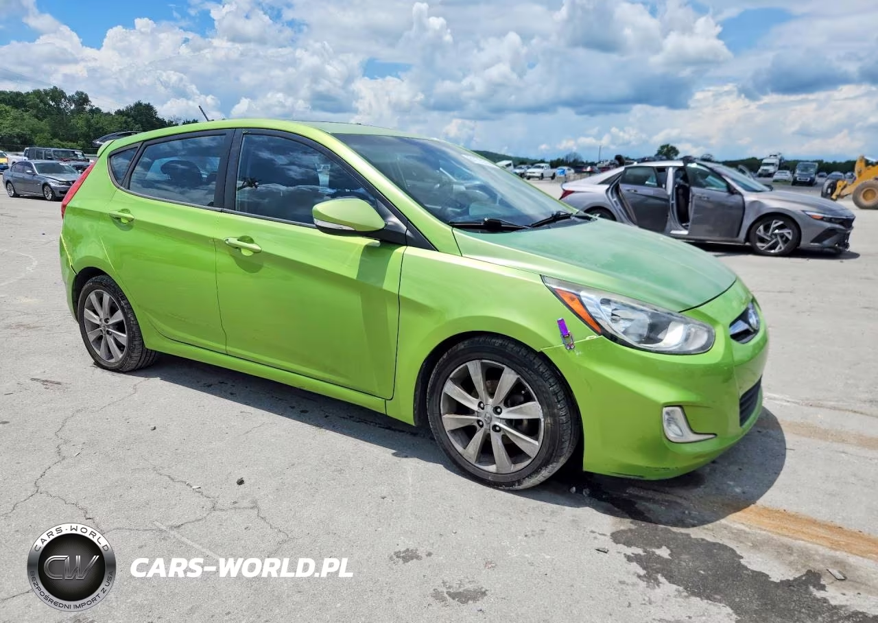 2013 Hyundai Accent Se VIN:KMHCU5AE3DU119826 - 4