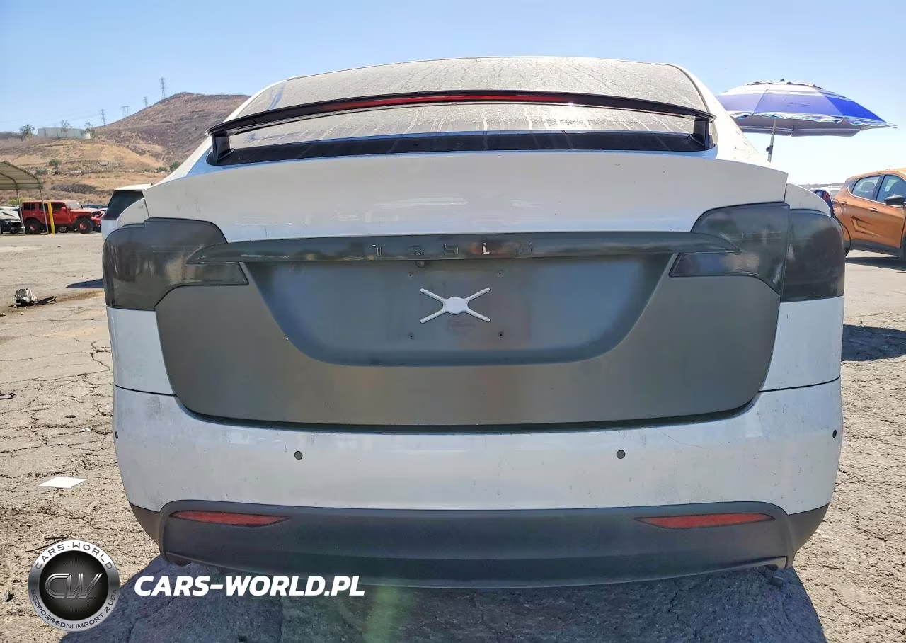 2020 Tesla Model X VIN:5YJXCBE45LF282980 - 6