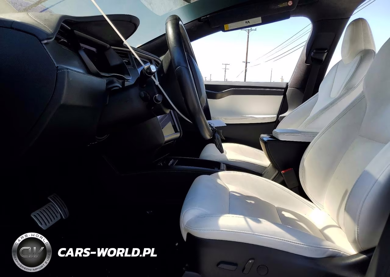 2020 Tesla Model X VIN:5YJXCBE45LF282980 - 7