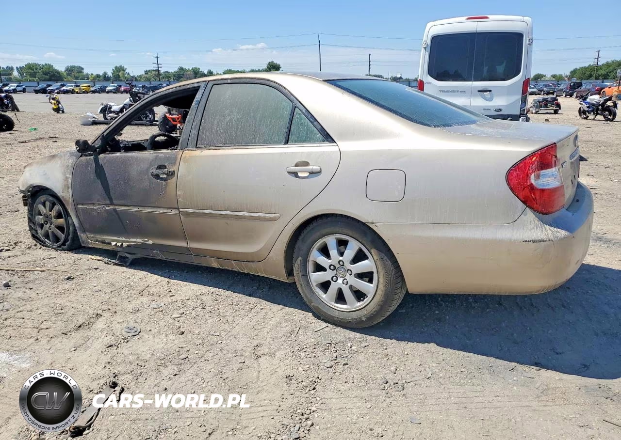 2002 Toyota Camry Xle VIN:JTDBE32K320127581 - 2