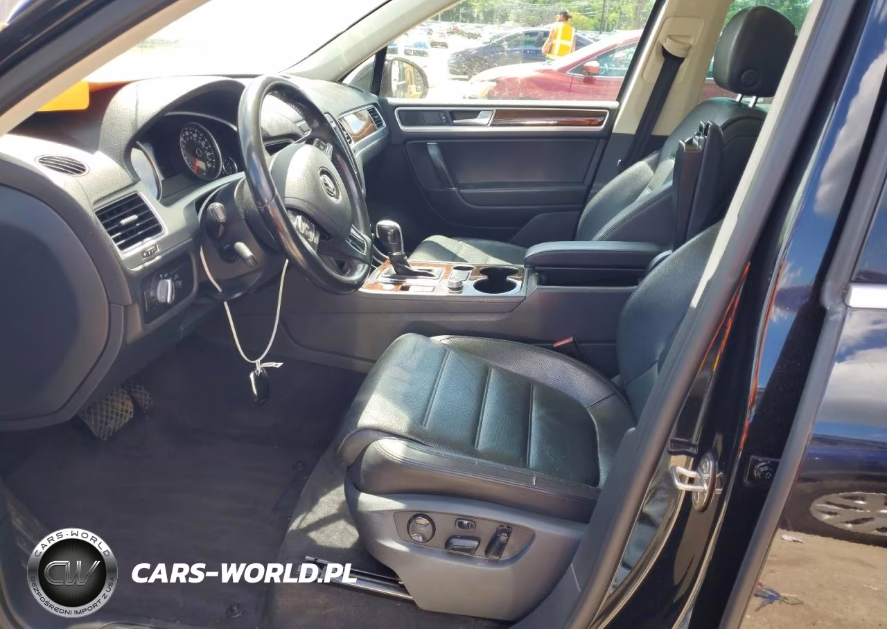 2016 Volkswagen Touareg Sport VIN:WVGEF9BPXGD001125 - 7